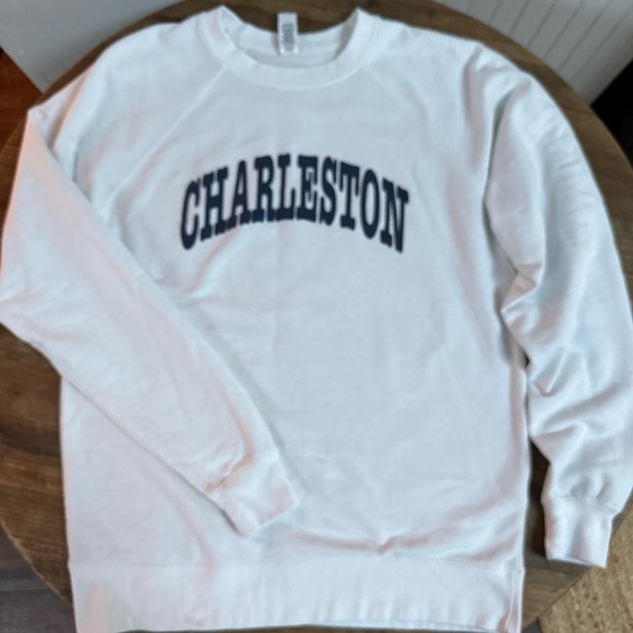 Charleston Sweatshirt Womens M White Collegiate Preppy Coastal‎ Minimalist - Picture 2 of 8